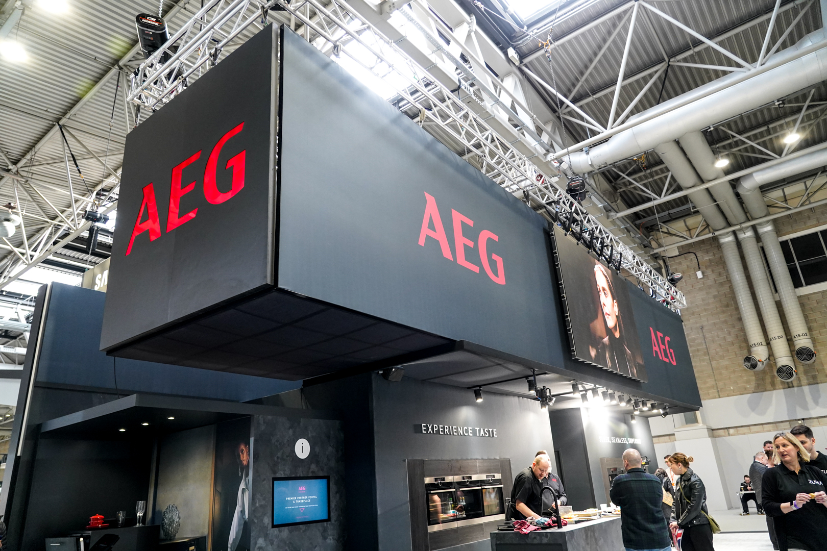 AEG stand autosport international